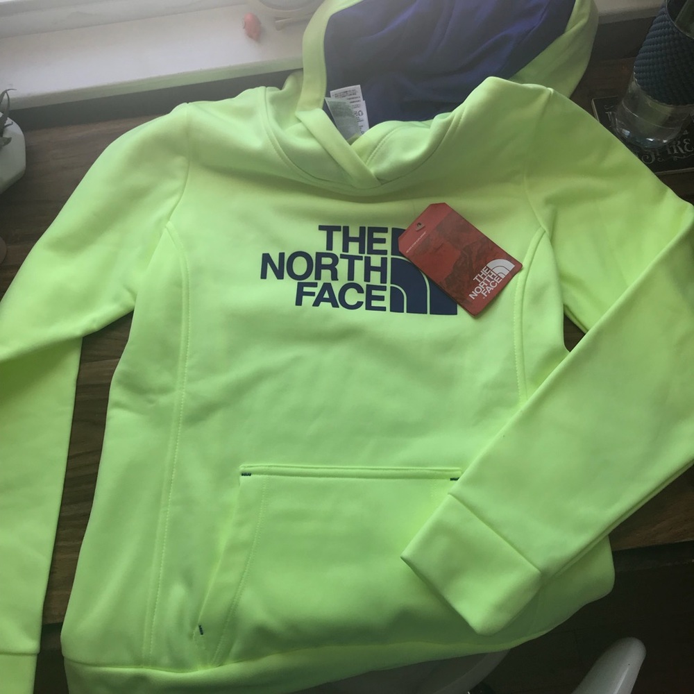 women’s north face hoodie